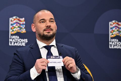 📸​ | Wesley Sneijder is DHSC-baas: '5 trainers ontslaan in 5,5 jaar is toch niet veel?'