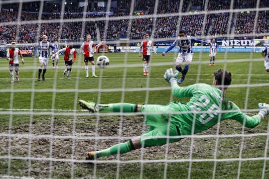 Feyenoord krijgt nu pas 1e pingel tegen (video)