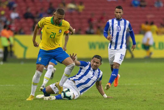 Brazilianen nemen maatregelen tegen bofuitbraak: Richarlison moet in quarantaine