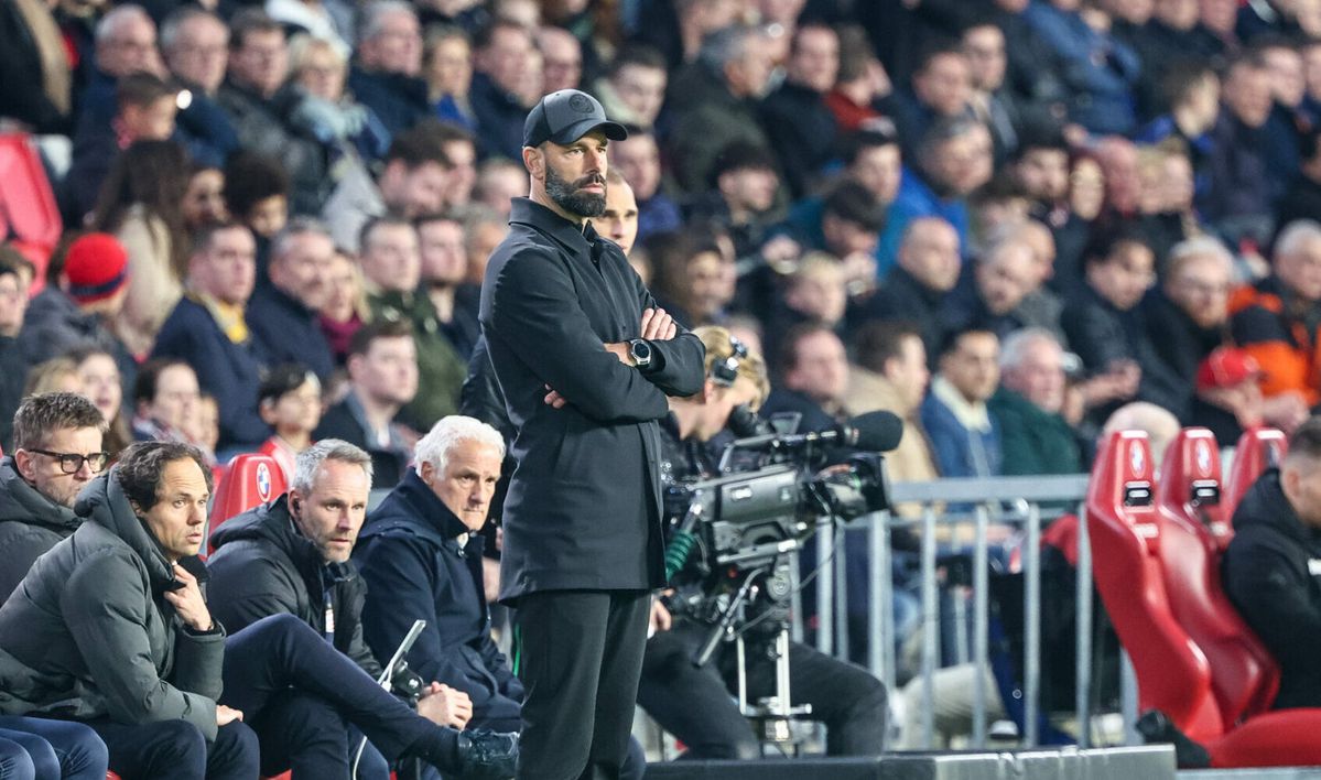 Ruud van Nistelrooij stelt PSV-fans gerust: 'Ik houd mijn 'gelukspet' op'