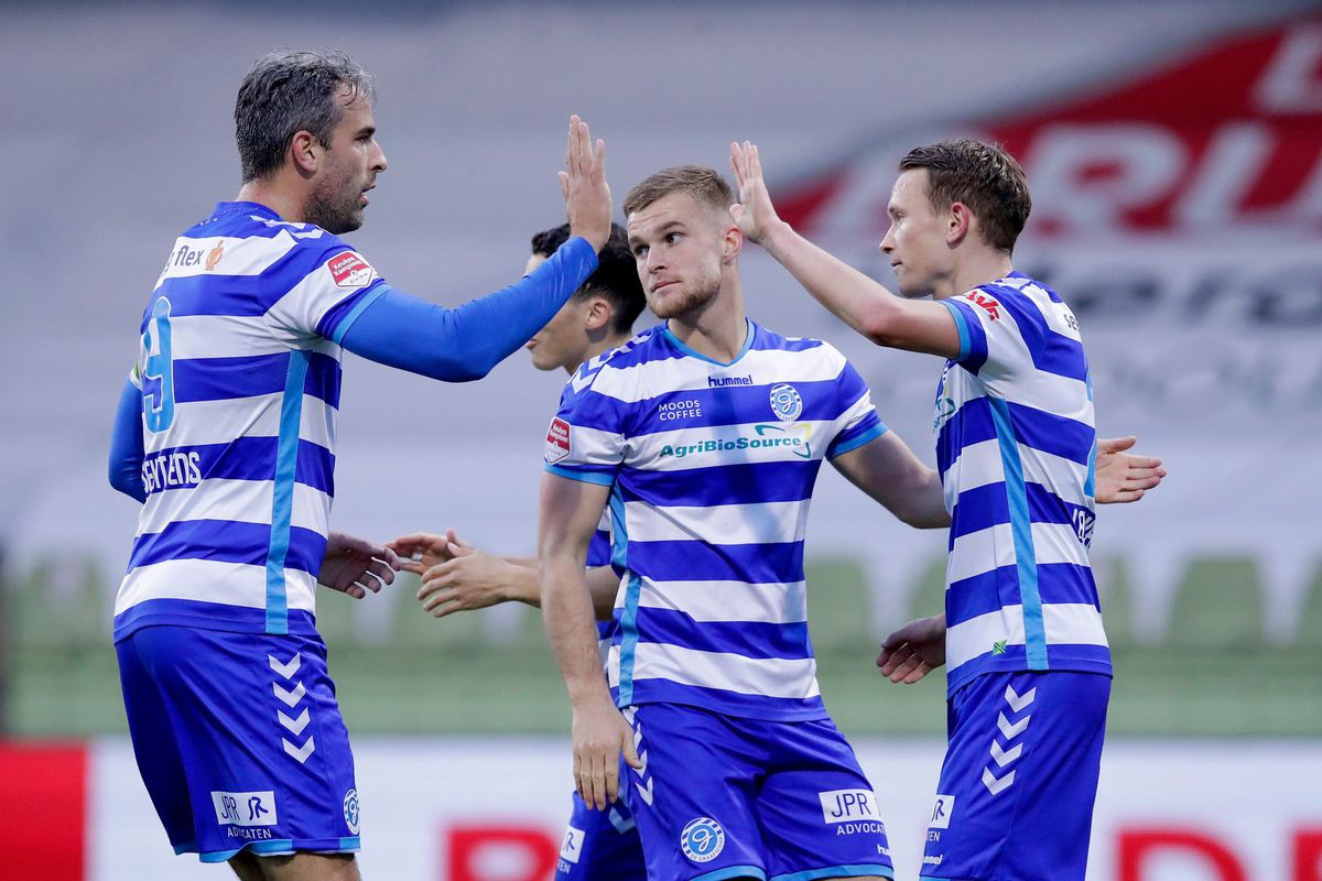 🎥 | FC Eindhoven-De Graafschap later begonnen door vette supportersactie van De Graafschap-fans