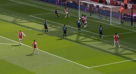 🎥 | Goal! Arsenal via Nuno Tavares al na 3 minuten op voorsprong tegen Manchester United