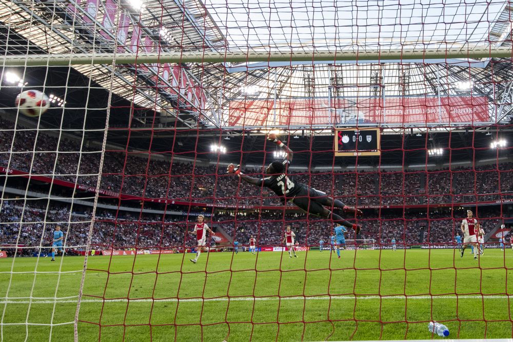 Politie onderzoekt hartaanval steward in Johan Cruijff ArenA