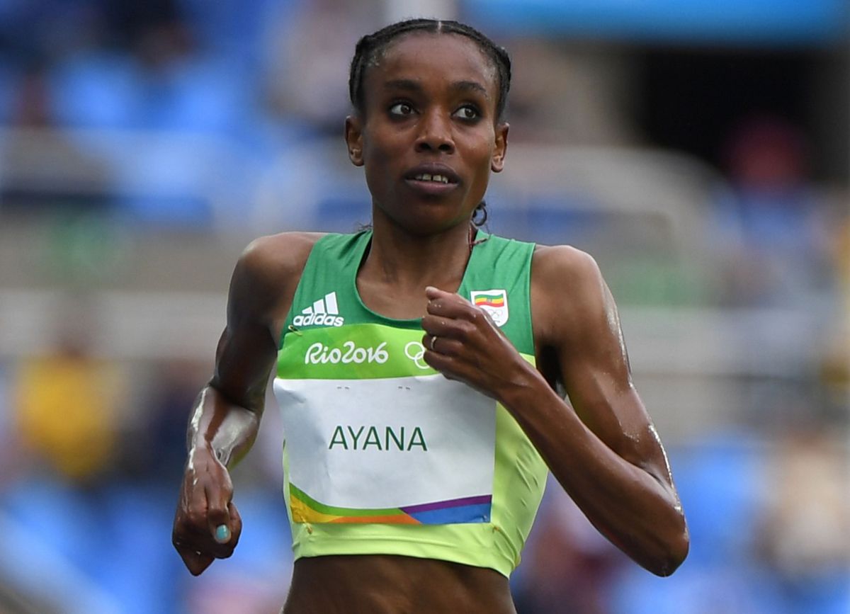 Ayana rent in wereldrecord naar olympische winst op 10 km