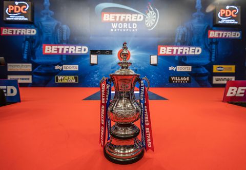 Dit is het speelschema voor World Matchplay darts: 3 Nederlanders in actie