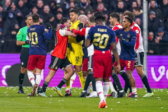 Dit is het speelschema voor de komende weken van Feyenoord, AZ, PSV, FC Twente en Ajax