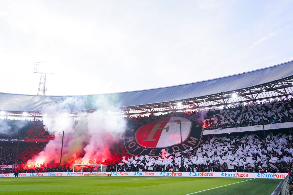 🔥 Ongekend: sfeerteam Feyenoord haalt in 1 dag meer dan €100.000,- op voor DIKKE sfeeractie