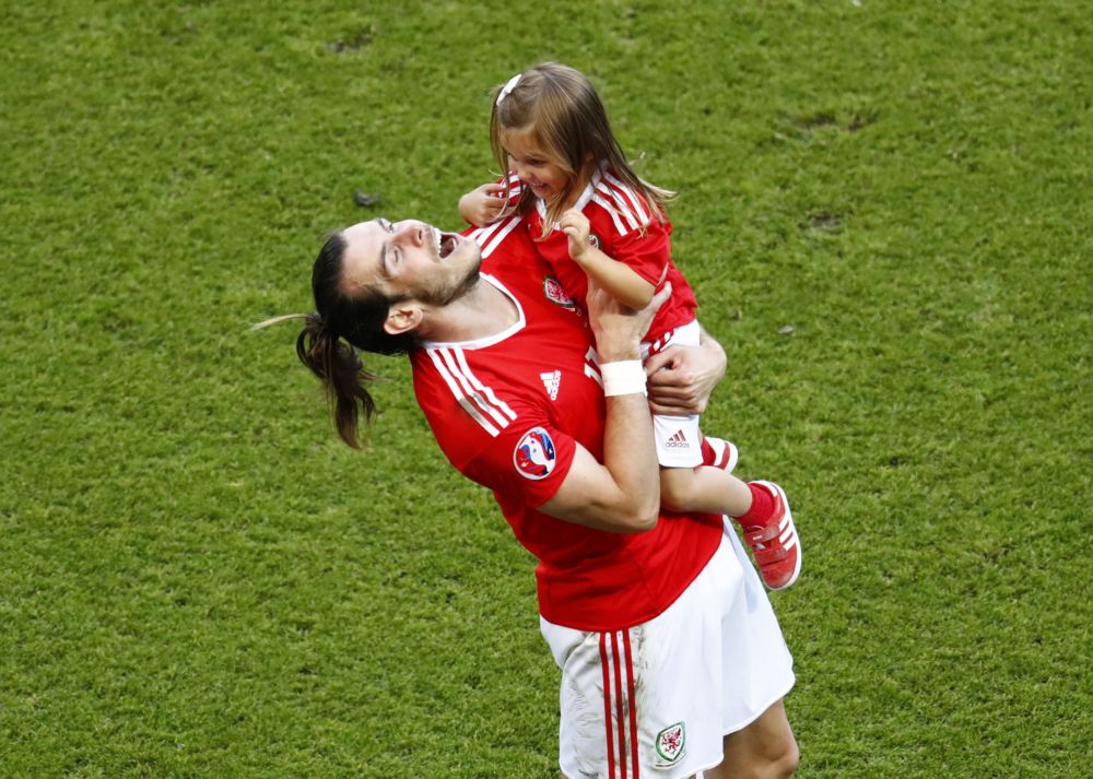 'Bale wordt gechanteerd: 1 miljoen dokken of 4-jarige dochter in de problemen'