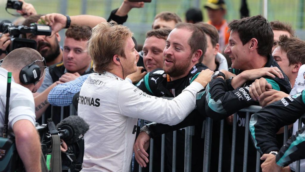 Lauda: 'Hamilton kan Rosberg niet meer inhalen'
