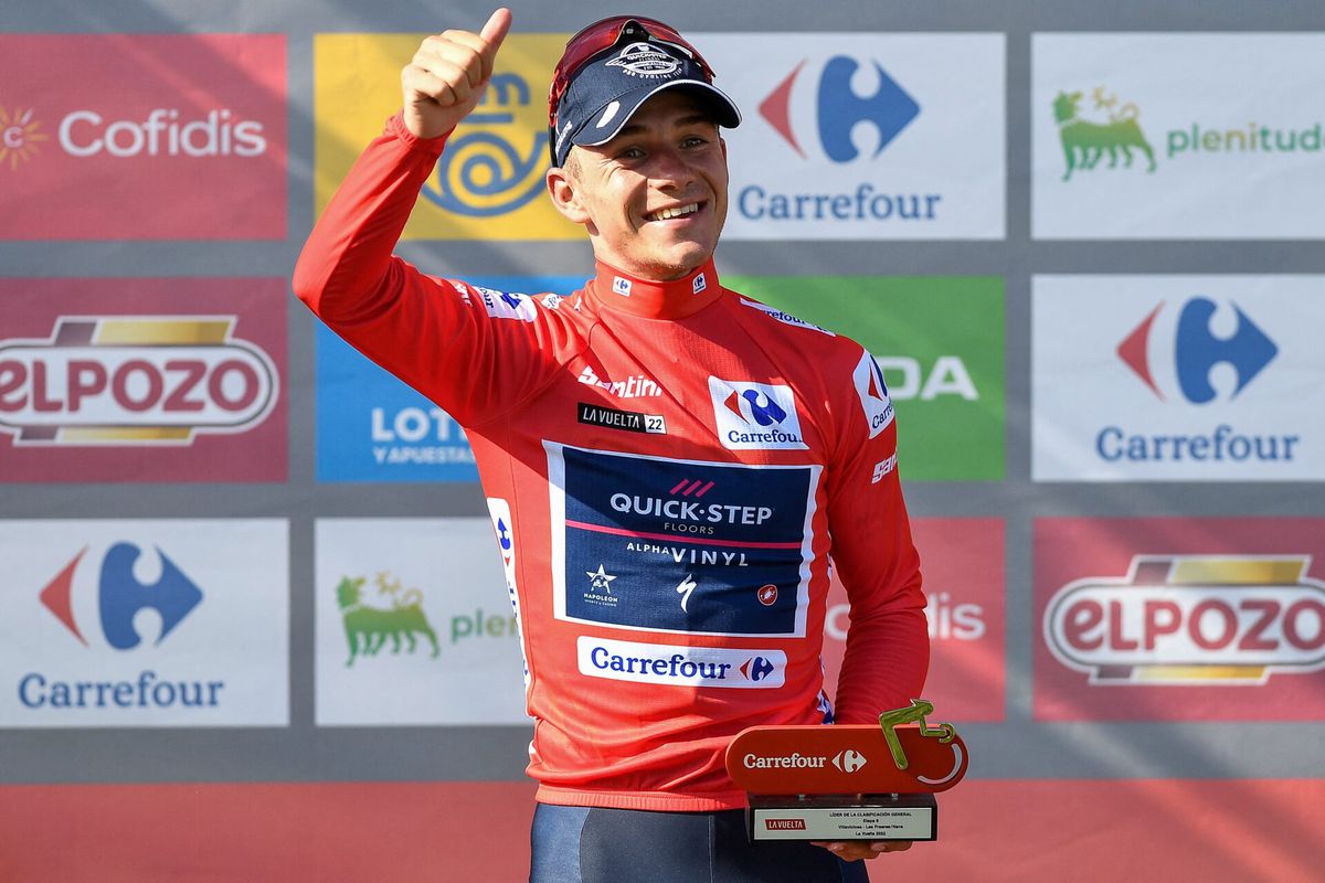Remco Evenepoel stevig in het rood, maar wil vooral rit winnen in Vuelta: 'Eigenlijk het grootste doel'