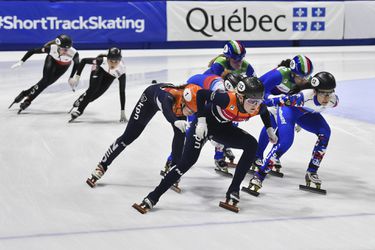 3 vrouwen plaatsen zich voor 3 afstanden shorttrack, beide mannen gediskwalificeerd op 1 afstand