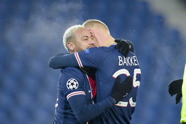 Sick! Bakker speelt tot nu toe de meeste wedstrijden van alle PSG-spelers