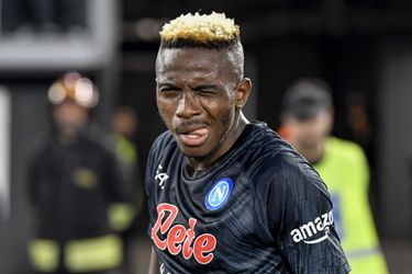 Osimhen bezorgt Napoli vlak voor tijd de volle buit in topper bij AS Roma van rode Karsdorp