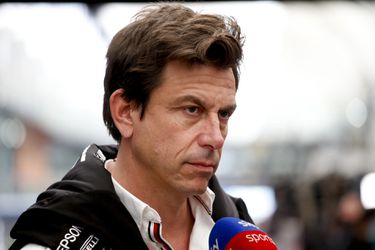 Toto Wolff niet heel blij na GP Brazilië ondanks zege Hamilton: 'Ze zijn tegen ons'