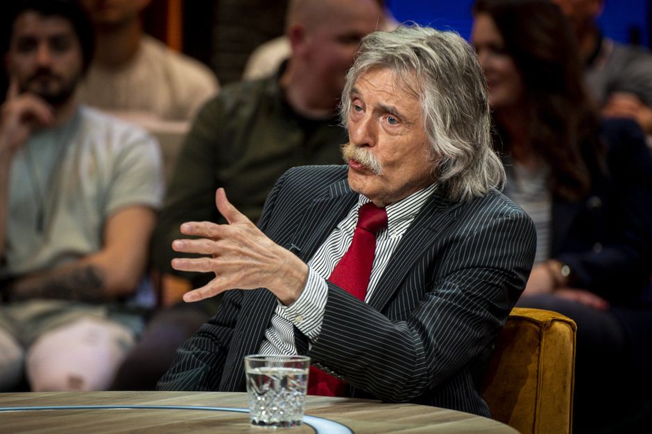 Johan Derksen kent zijn plek: 'Ik ben de held van smakeloos Nederland'