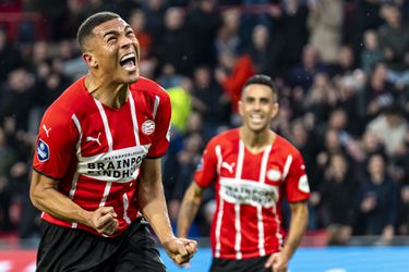 Winnend PSV heeft het even lastig met FC Twente in Eindhovense doelpuntenregen