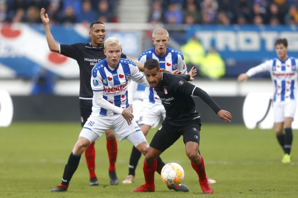 FC Emmen deelt in absolute slotfase flinke tik uit aan Heerenveen