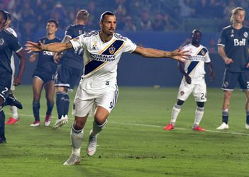 Zlatan schiet er weer even 2 in voor LA Galaxy, de 2e is een kanonskogel (video)