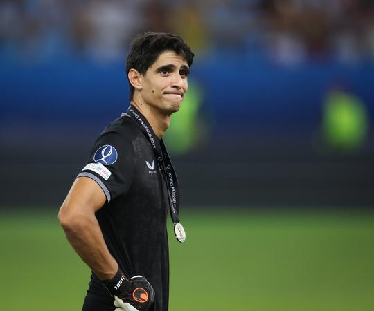 Yassine Bono trekt ook naar Saudi-Arabië: Marokkaanse keeper tekent bij Al-Hilal