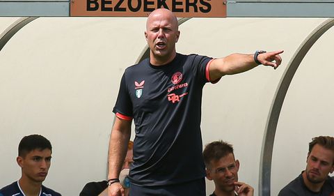 Arne Slot wil nog 2 topspelers hebben bij Feyenoord: 'We zoeken iemand zoals Dusan Tadic'