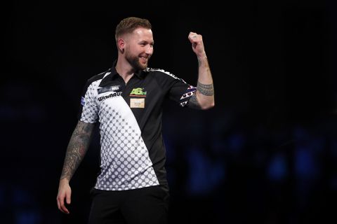 Danny Noppert profiteert van inzinking bij Michael van Gerwen op Dutch Darts Masters