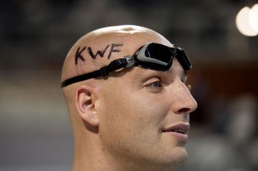 Ziek wereldrecord voor Van der Weijden: 102 kilometer zwemmen in 24 uur