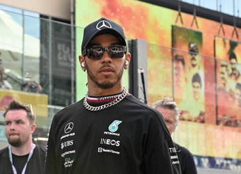FIA wil dat coureurs stiller zijn over maatschappelijke zaken, Hamilton reageert: 'Niets zal mij stoppen'