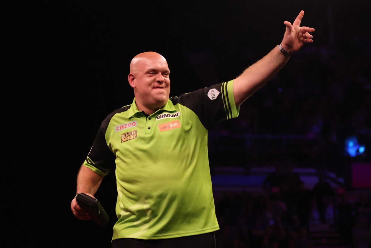 Aspinall maakt het Van Gerwen héél lastig, maar Nederlander naar halve finale World Matchplay