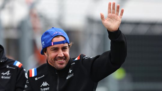 Fernando Alonso volgt Sebastian Vettel op bij F1-team Aston Martin