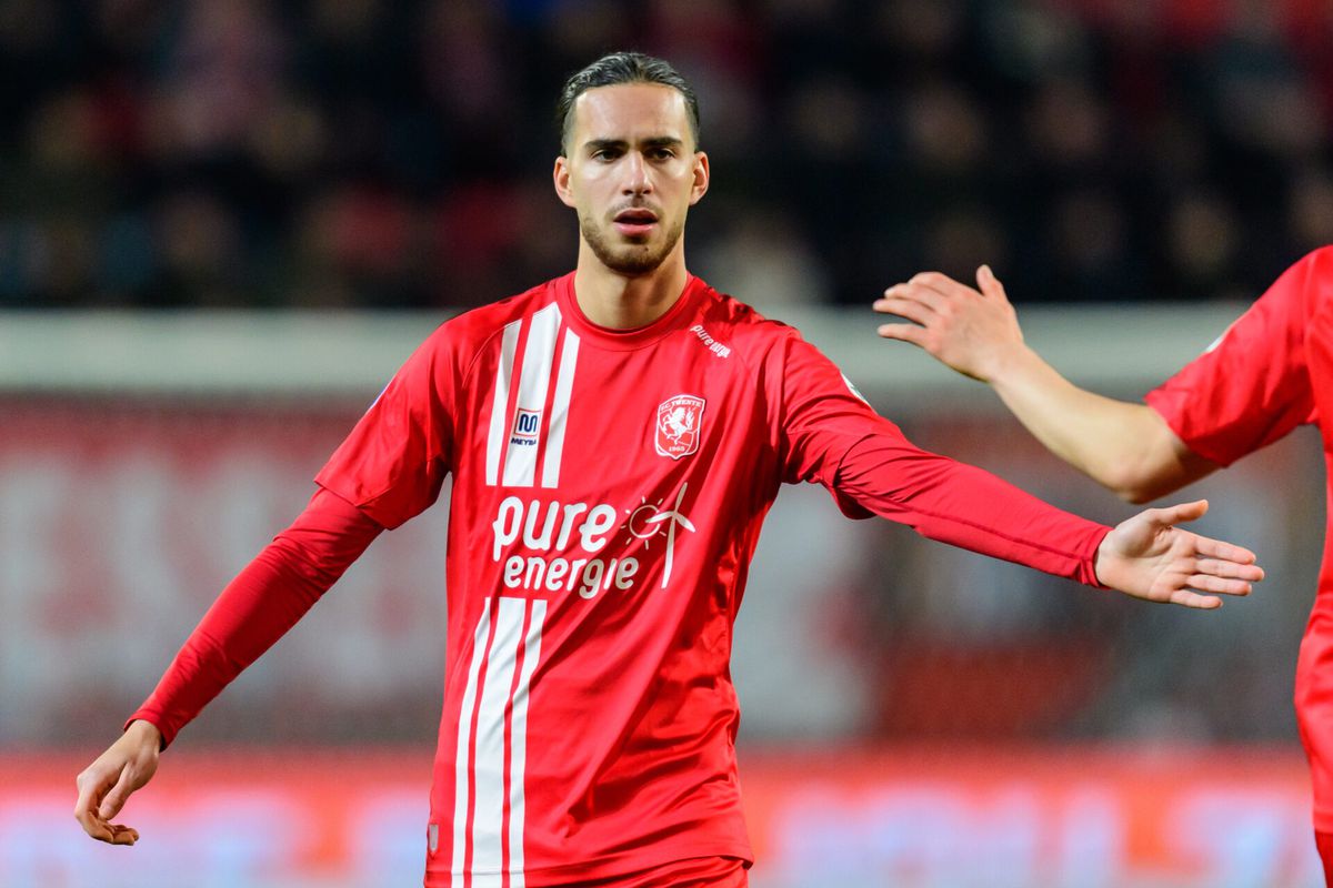 Precies Ramiz Zerrouki ontbreekt bij FC Twente: ‘Hij is echt ziek’