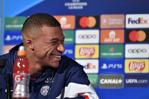 New York Times: 'Mbappé ontving meeste tekengeld ooit uitgedeeld aan voetballer'