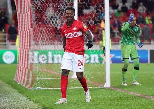 In Rusland wordt gewoon gevoetbald: Quincy Promes scoort snel 2 keer voor Spartak Moskou