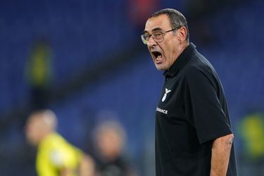 Lazio-coach Sarri is woest over rust voor Feyenoord: 'Dit is toch allang gepland? Het is beschamend'