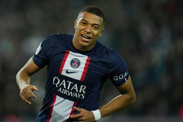 Idiote cijfers uit megacontract Mbappé bekendgemaakt: 630 miljoen in 3 jaar tijd
