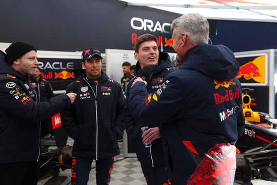 🎥  | Max Verstappen giert het uit in vrolijke kerstvideo van Red Bull