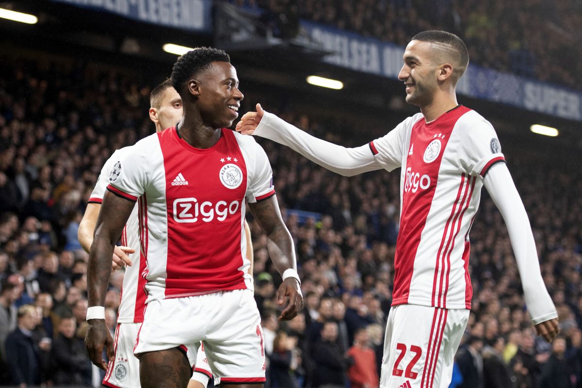 Pleuris in Engeland: Hakim Ziyech chilt ‘gewoon’ met Quincy Promes