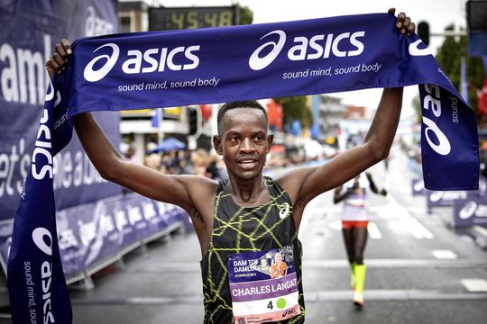 Langat en Kipkemboi winnen Dam tot Damloop, Choukoud beste Nederlander