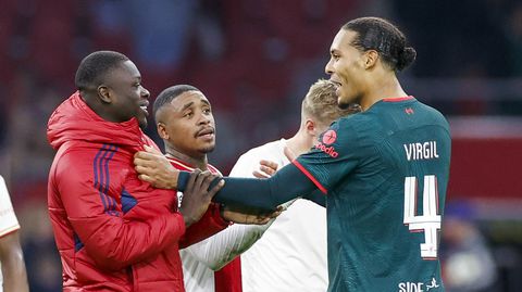 Virgil van Dijk ziet verschil tussen Ajax en Liverpool: 'Wij slaan op de juiste momenten toe'