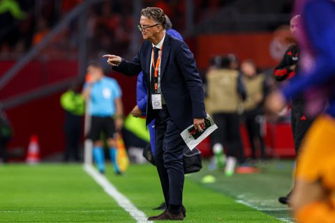 Louis van Gaal kritisch: 'Er werd enorm veel balverlies geleden, nog meer dan bij Polen'