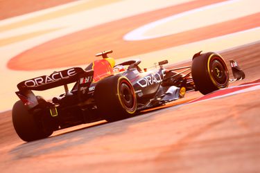 Max Verstappen gaat duizelingwekkend vaak rond op eerste testdag in Bahrein