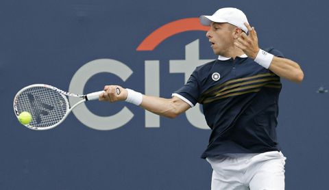 Tallon Griekspoor slaat zich op drukke dag naar halve finale in Washington