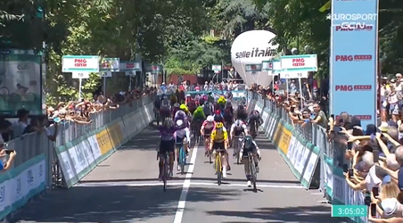 🎥​ | Wereldkampioene Elisa Balsamo houdt 2 Nederlanders af in 4e etappe Giro Donne