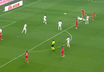 🎥 | Mooiste doelpunt van de avond: Ajax-target Arda Güler knalt bal in kruising