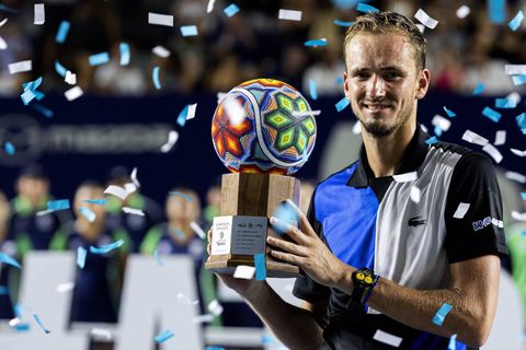 Daniil Medvedev pakt in Mexico zijn 1e titel van 2022: 'Intens, Cam is een goeie'