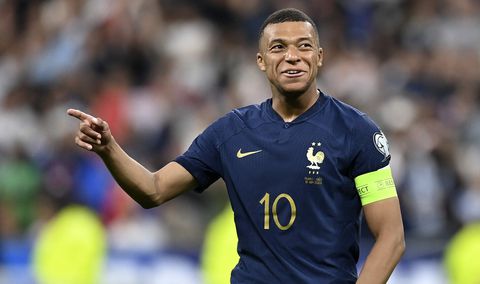 'Dit bedrag eist Kylian Mbappé als Paris Saint-Germain hem deze zomer verkoopt'
