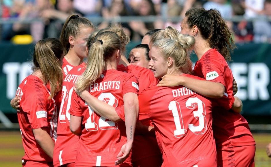 Vrouwen van FC Twente winnen wel de beker: PSV gaat onderuit in de finale