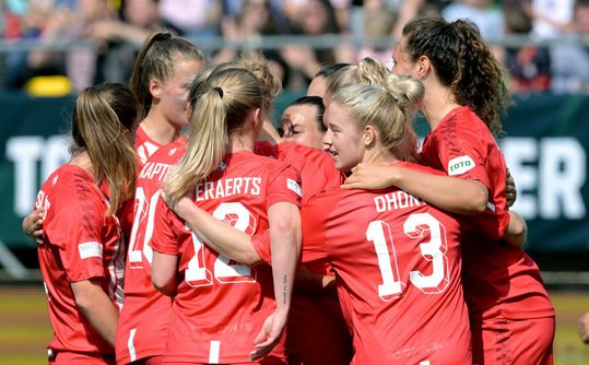 Vrouwen van FC Twente winnen wel de beker: PSV gaat onderuit in de finale