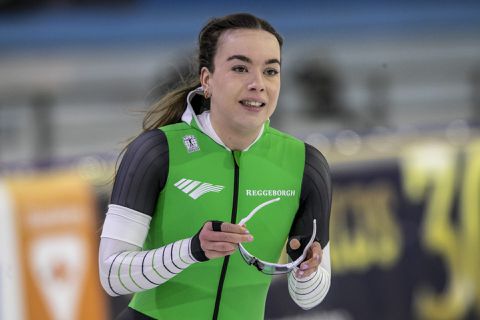 Marrit Fledderus verrassend naar snelste tijd op 1e 500 meter, beter dan Femke Kok en Jutta Leerdam