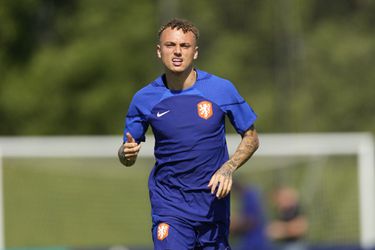 Noa Lang geblesseerd uitgevallen op training Oranje