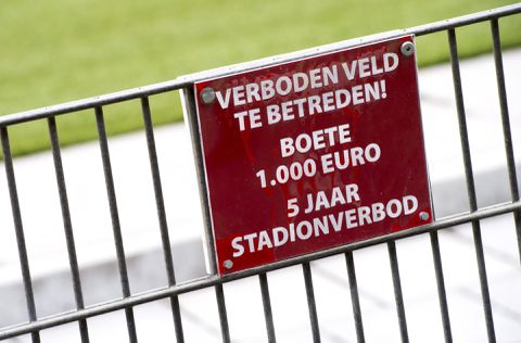Stadionverbod hier, stadionverbod daar! KNVB legde vorig seizoen héél veel verboden op